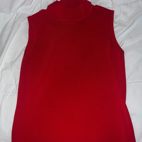 red ribbed sleeveless top - Picture 1 of 2